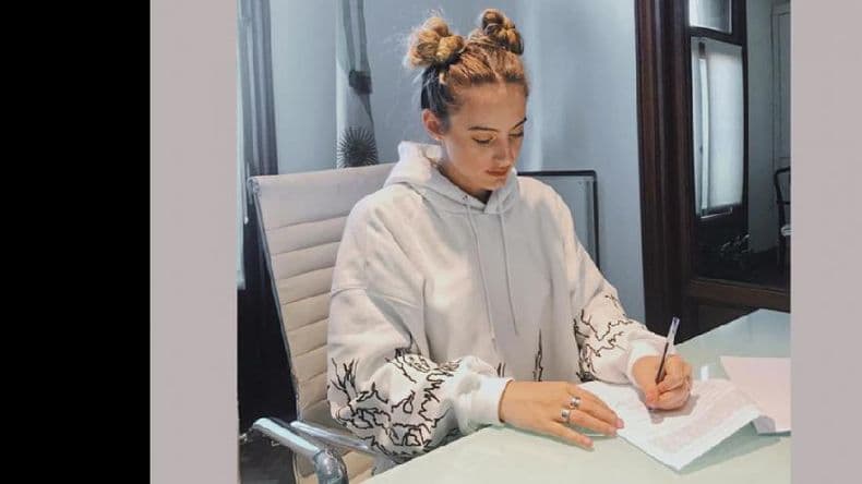 Nani Bargiano firmó contrato con el sello Hecho a Mano