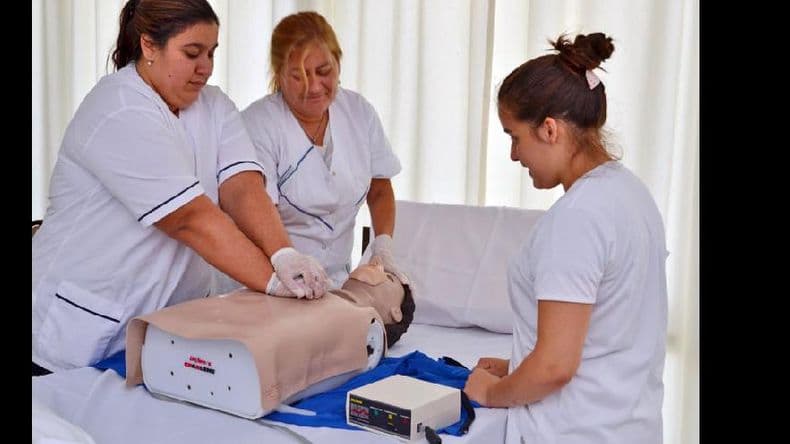 Día Internacional de la Enfermería: destacan la formación universitaria