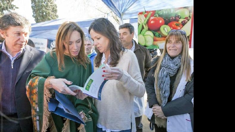 Vidal visitó el barrio de La Cava junto a Jorge Macri