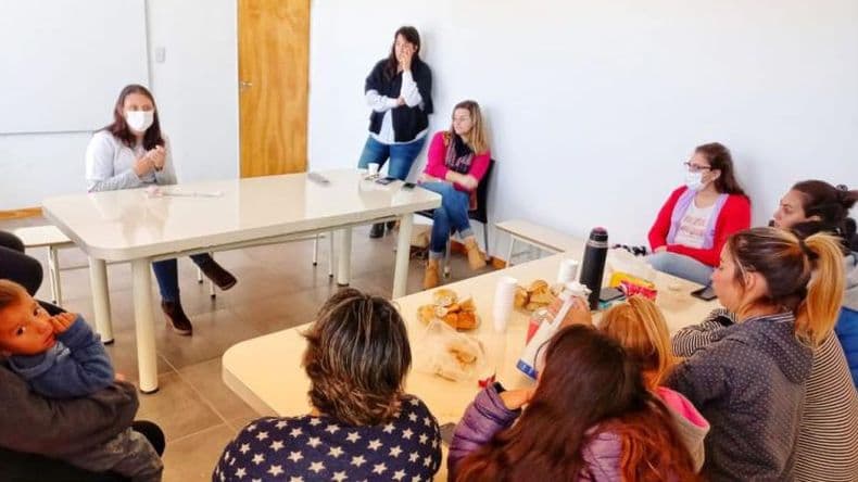 Encuentro de mujeres para hablar de salud, en barrio Jorge Newbery