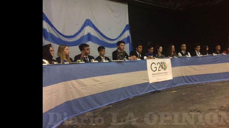 Unos 250 alumnos en la apertura de la Pre Cumbre G20 Simulación Estudiantil