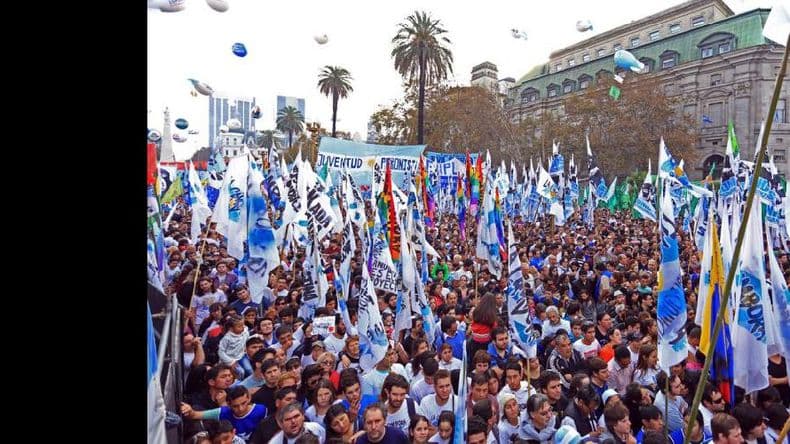 La presidenta pidió profundizar y continuar el modelo en el acto central del 25 de Mayo