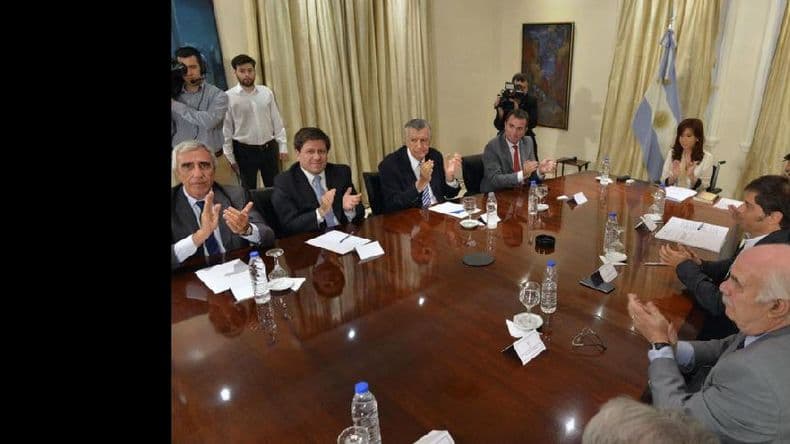 La presidenta reapareció con la firma de un convenio en la Residencia de Olivos