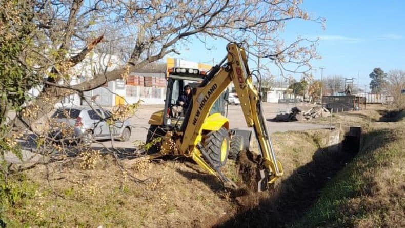 Llevan a cabo trabajos de mantenimiento en diferentes zonas del barrio Malvinas