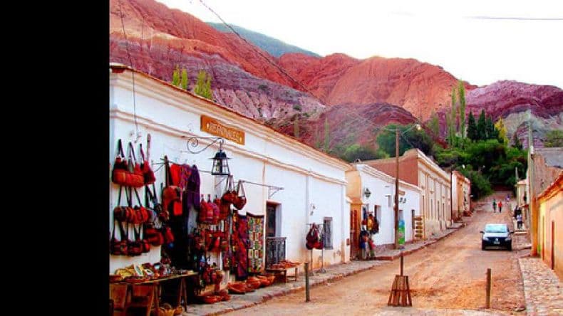 La localidad quebradeña de Purmamarca lanzó su temporada turística y cultural