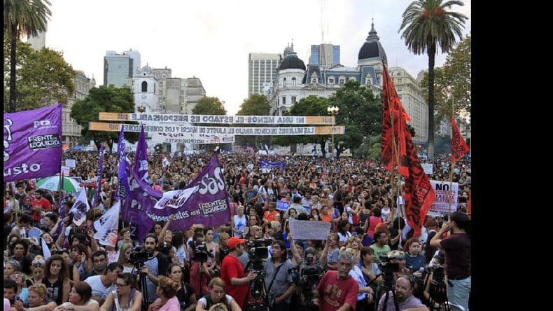 Liberaron a las 20 detenidas tras la marcha de mujeres
