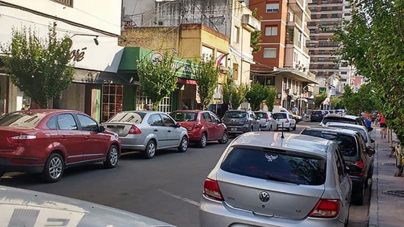 Cómo funciona el nuevo horario para estacionar sobre mano izquierda durante las Fiestas
