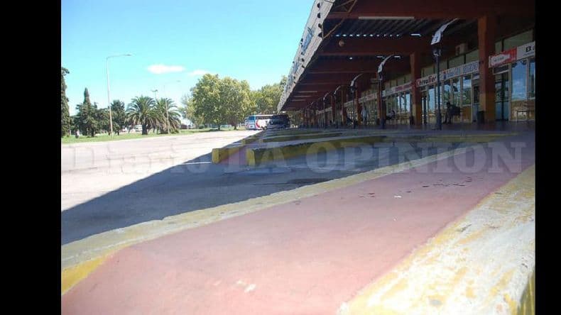 Muchos pergaminenses afectados por el paro de colectivos de larga distancia