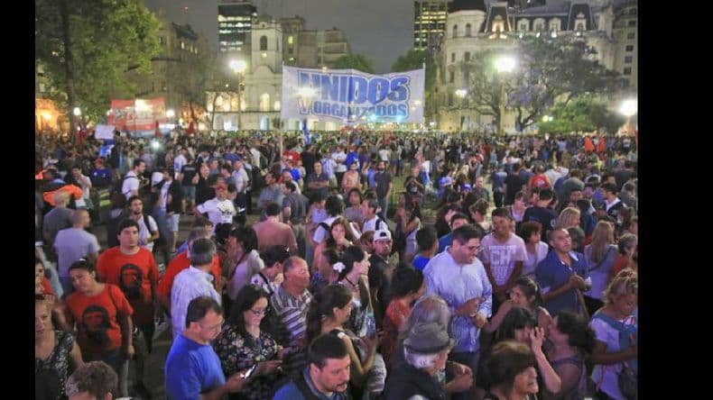 El kirchnerismo se movilizó contra las detenciones ordenadas por Bonadio
