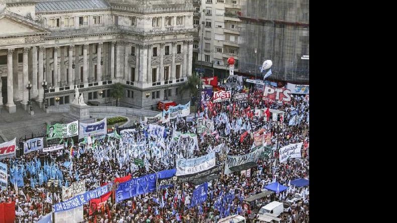 Agrupaciones kirchneristas y de izquierda repudiaron el acuerdo con los fondos buitre