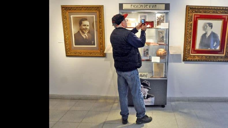 Llega a Mar del Plata la muestra en homenaje a Carlos Gardel