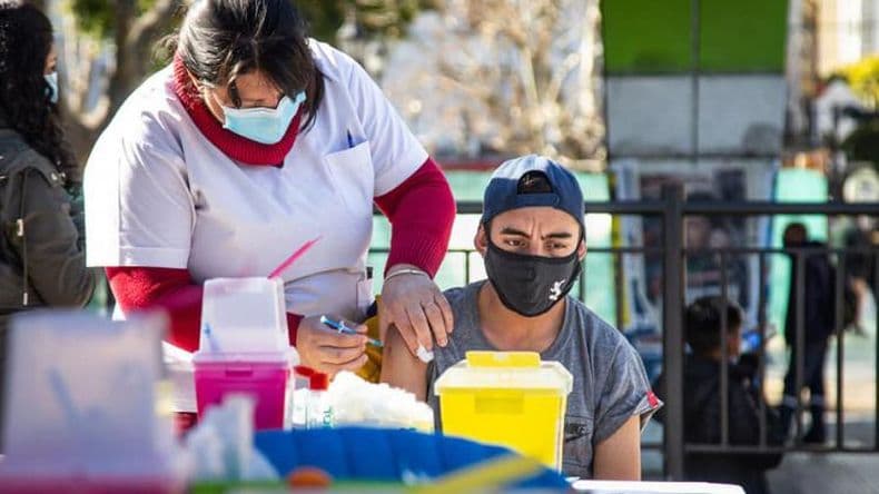Anunciaron segunda dosis libre para mayores de 30