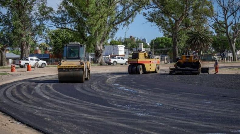 La nueva pista de atletismo "marcará un antes y un después en el deporte de nuestra ciudad"