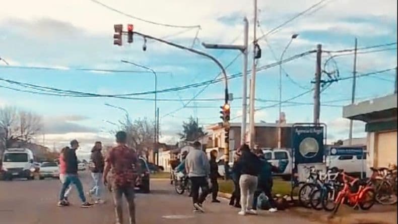 En el velorio de los restos de Nahuel Corro se produjeron incidentes en la calle