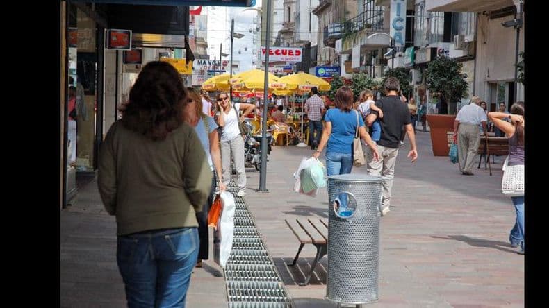 El Hospital San José sigue promocionando sus servicios con un stand en la Peatonal