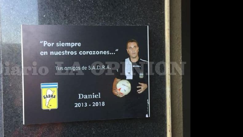 Emotivo homenaje del Sadra al árbitro Daniel Caporalini