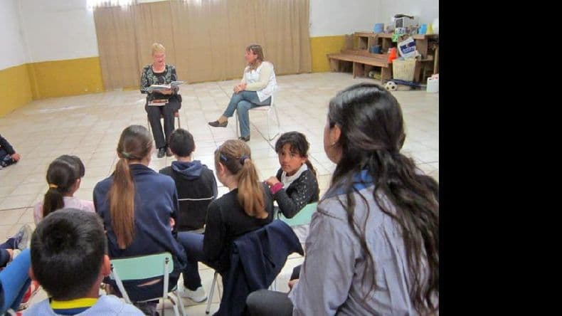 Poetisa argentina visitó la Escuela Primaria Nº 34
