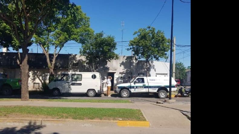 Una mujer fue encontrada en la tarde de este lunes sin vida en una casa del barrio Acevedo