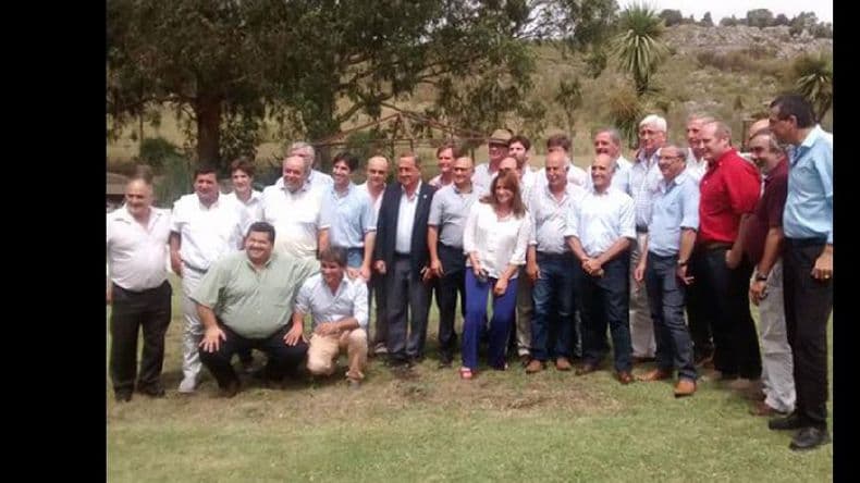 Intendentes del radicalismo y del PRO conformarán el foro de Cambiemos