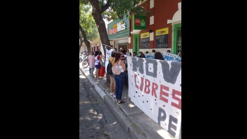 Libres del Sur marchó a ChangoMas solicitando bolsones de alimentos