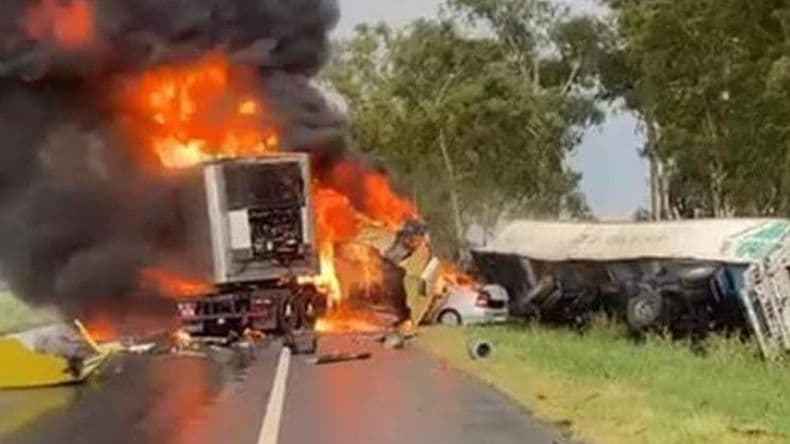 Tragedia en la ruta cerca de La Violeta: triple choque y un camionero fallecido