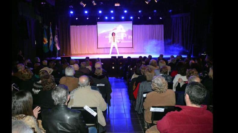 Presentaron un proyecto para que se abran teatros locales con protocolos