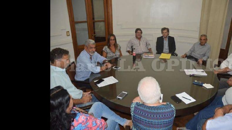 Los gremios rechazaron la propuesta salarial del Ejecutivo por considerarla "insuficiente"