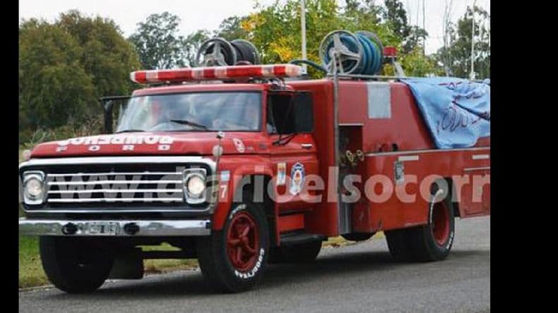 Bomberos de El Socorro compró una autobomba