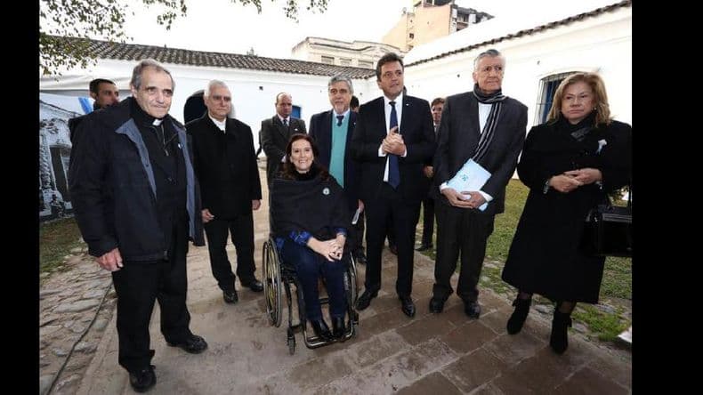El Gobierno firmó con Gioja, Massa y la Iglesia un “acta compromiso”