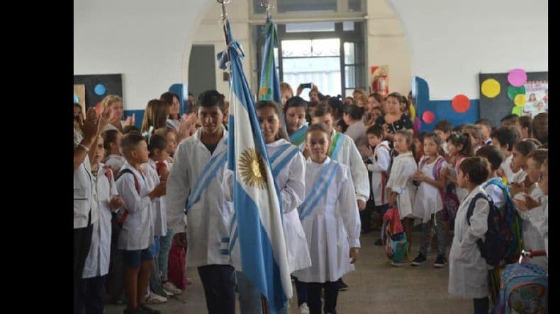 Hasta que no haya vacuna “no van a poder volver todos los alumnos al mismo tiempo”