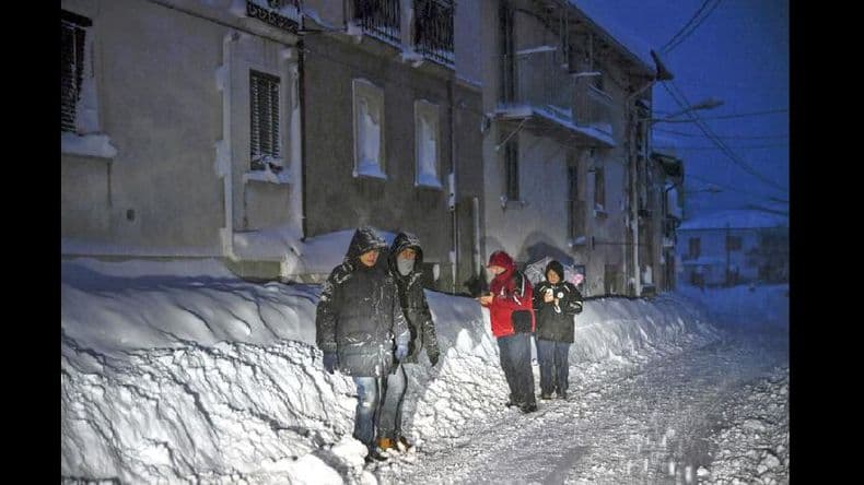 Sigue temblando el centro de Italia que además está sepultado por la nieve
