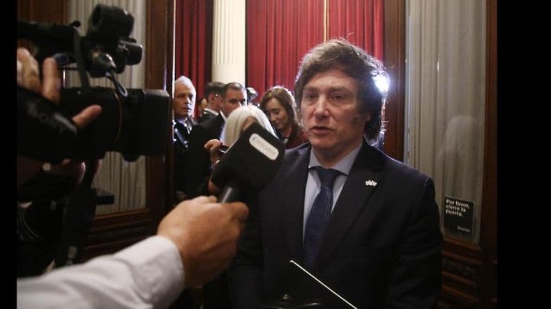 "#Frenemoslalocura", la campaña en redes de Unión por la Patria contra Milei