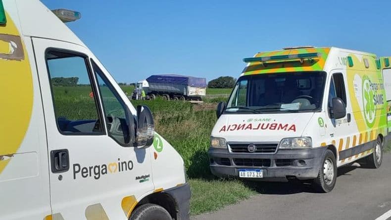 Murió un camionero al sufrir un paro cardíaco y salir despistado a un campo del carril contrario