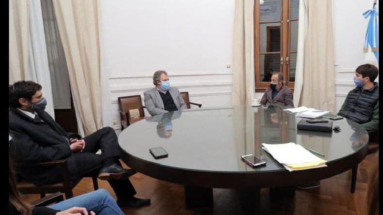 Operativo especial por la Primavera: reuniones sociales prohibidas en los espacios públicos y también privados