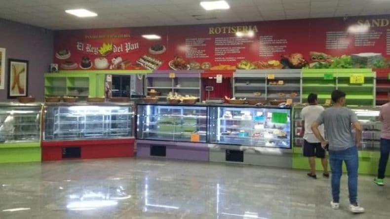 Encargada de local denunció a empleada filmada sustrayendo dinero de la caja