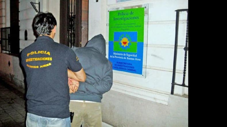 Detuvieron a un sujeto por un asalto y a un empleado por robo en la empresa donde trabajaba