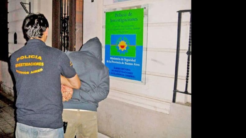 Detuvieron a dos prófugos y a un menor involucrado en un robo