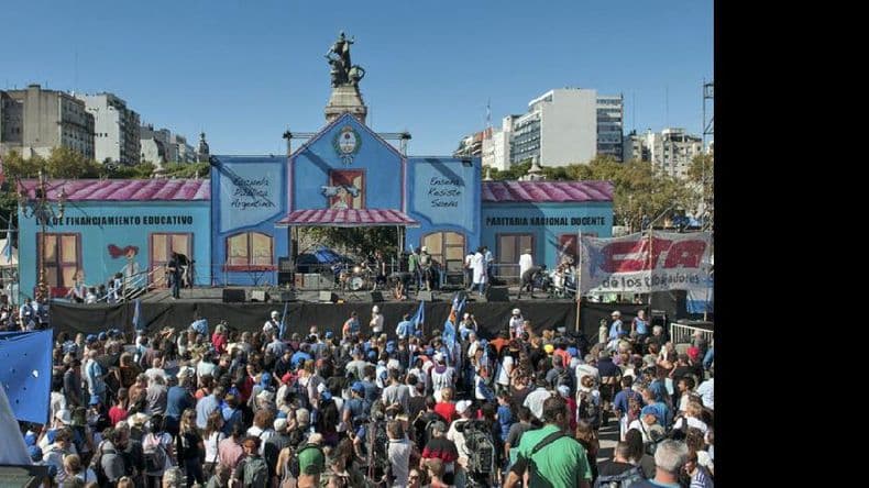 Yasky en nombre de las dos CTA advirtió: “Hay en nuestro horizonte otro paro general”