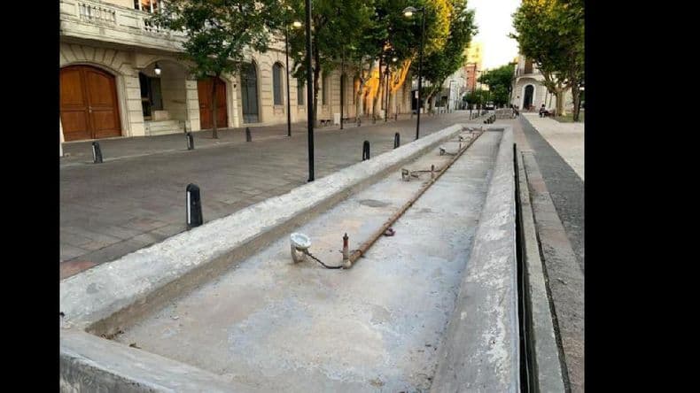 Promotoras de salud van puerta a puerta con información sobre dengue