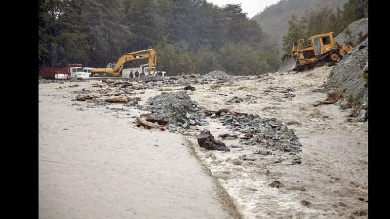 Un temporal de fuertes lluvias provocó aludes y anegamientos en Bariloche