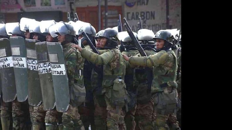 El partido de Evo exigió el repliegue de las Fuerzas Armadas para dialogar