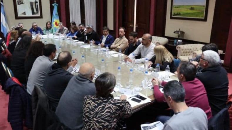 Paritarias: Provincia recibe este martes a los gremios con el objetivo de cerrar 2023