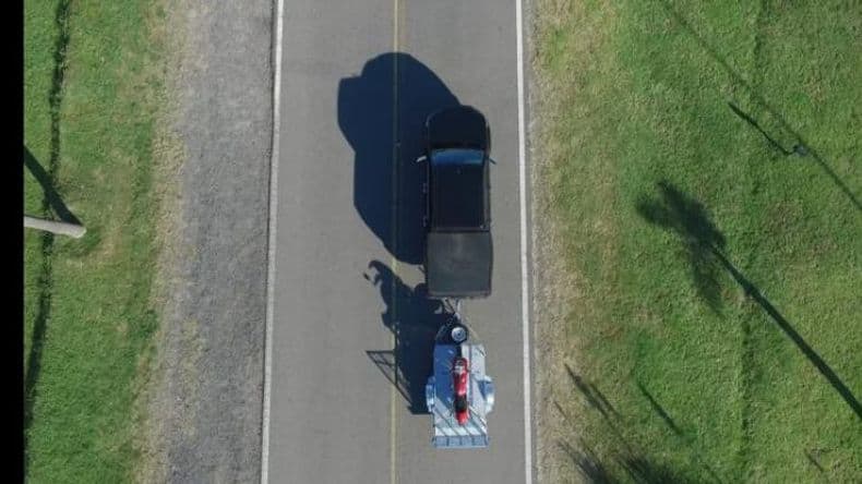 Circular con un tráiler enganchado del auto pasó a ser más caro