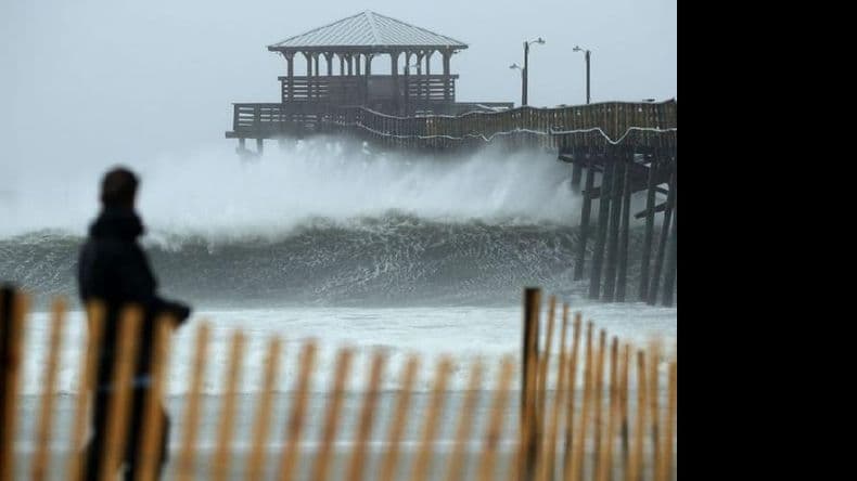 Florence empezó a azotar la costa este de los EE.UU.