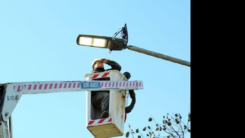 Acordaron el recambio total de la iluminación en Avenida de Mayo