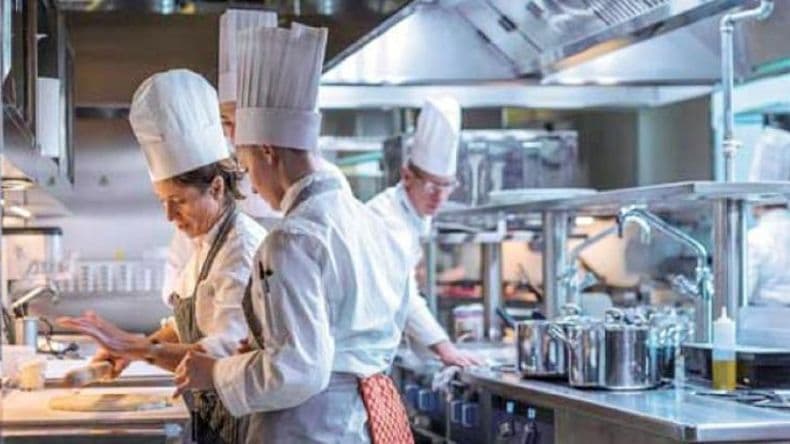 Una empresa busca trabajadores argentinos para Qatar: ¿cuáles son los puestos que se solicitan?