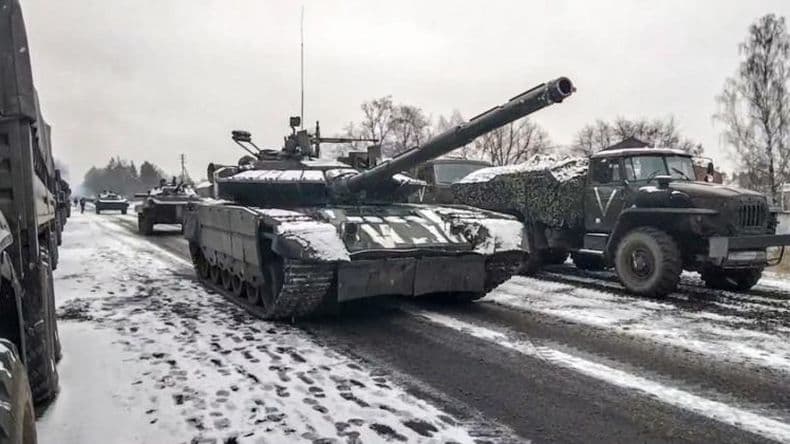 Soldados rusos avanzan sobre Kiev, en medio del repudio al ataque a un hospital infantil