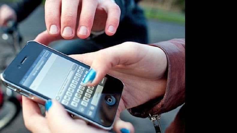 Adolescentes víctimas de robos en la vía pública