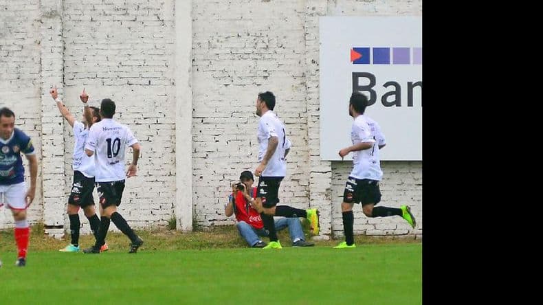Un trabajoso triunfo logró Douglas en la difícil visita a Atlético Paraná