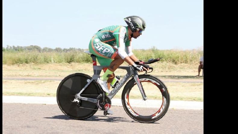 Laureano Rosas acaricia su tercera Doble Bragado